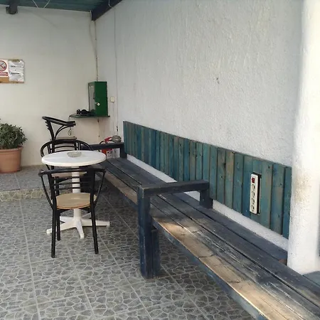 To Let Katerina & John's Hotel Perissa (Santorini)