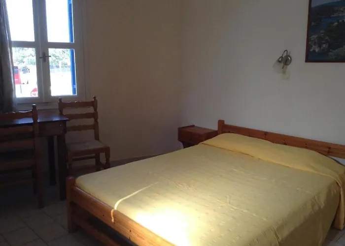 מלון To Let Katerina & John's פריסה