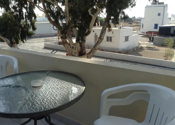 Hotel To Let Katerina & John's