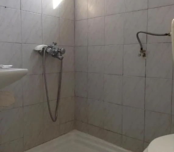 To Let Katerina & John's