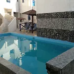 To Let Katerina & John's Hotel Perissa (Santorini)