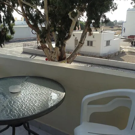 Hotel To Let Katerina & John's