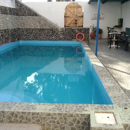 To Let Katerina & John's 2* Perissa (Santorini)