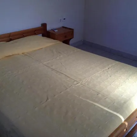 To Let Katerina & John's Отель 2*