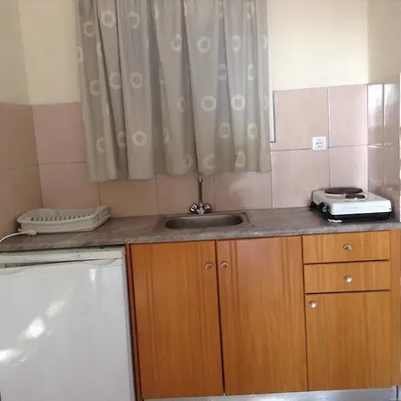 To Let Katerina & John's Отель 2*