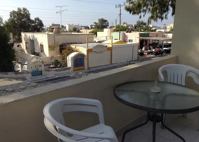 To Let Katerina & John's Perissa (Santorini)