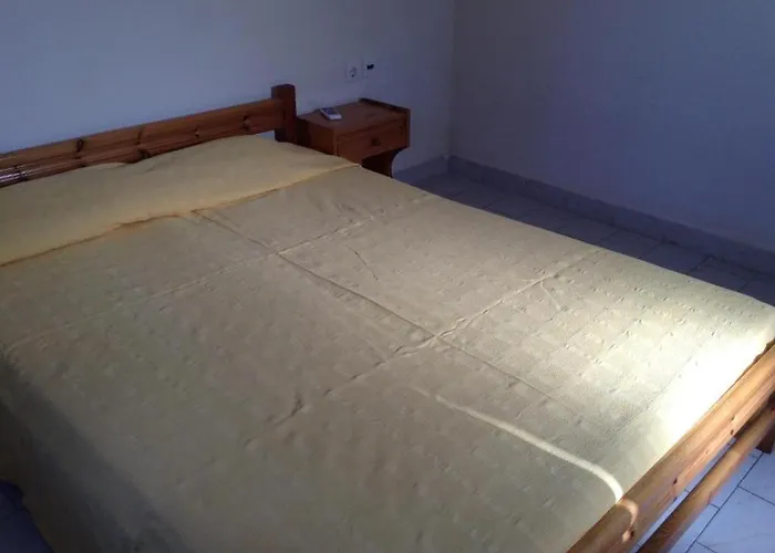 To Let Katerina & John's Hotel 2*