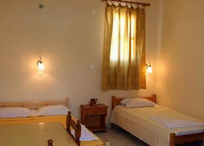 To Let Katerina & John's 2* Perissa (Santorini)